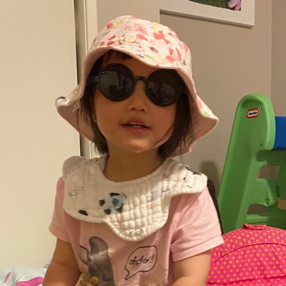 Meet your Posher, Aleesee - Picture 1 of 1